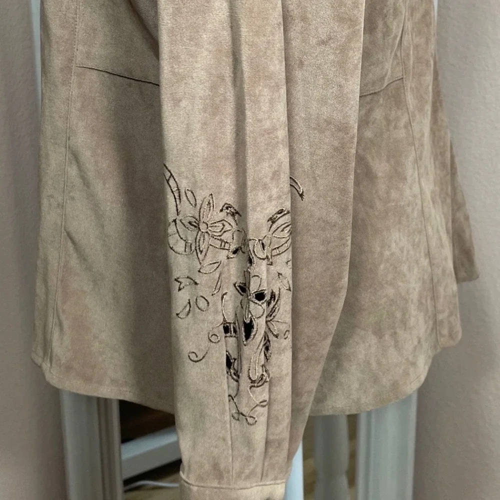 Norton McNaughton Womens Faux Suede Embroidered Button Down Shirt Taupe Size 8 - Picture 3 of 9
